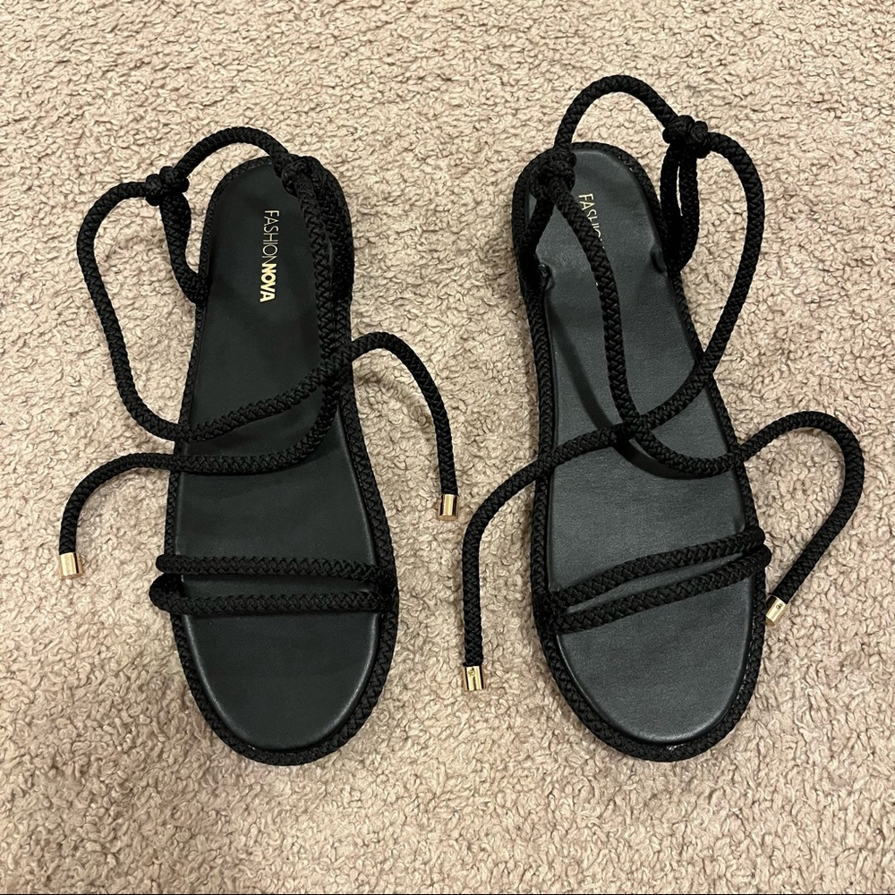 Black Strappy sandals / size 10
